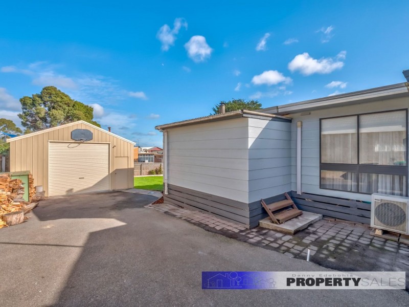 31 Law Street, Newborough VIC 3825