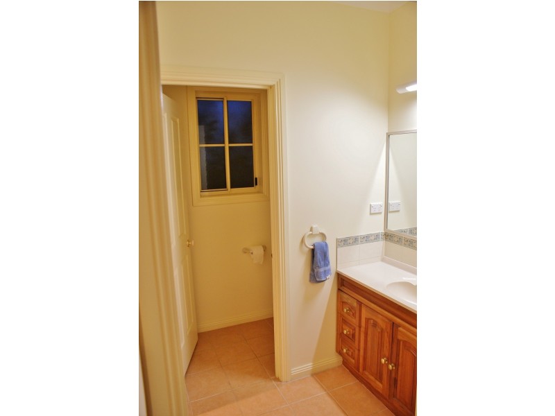 115 McGraths Track, Hernes Oak VIC 3825