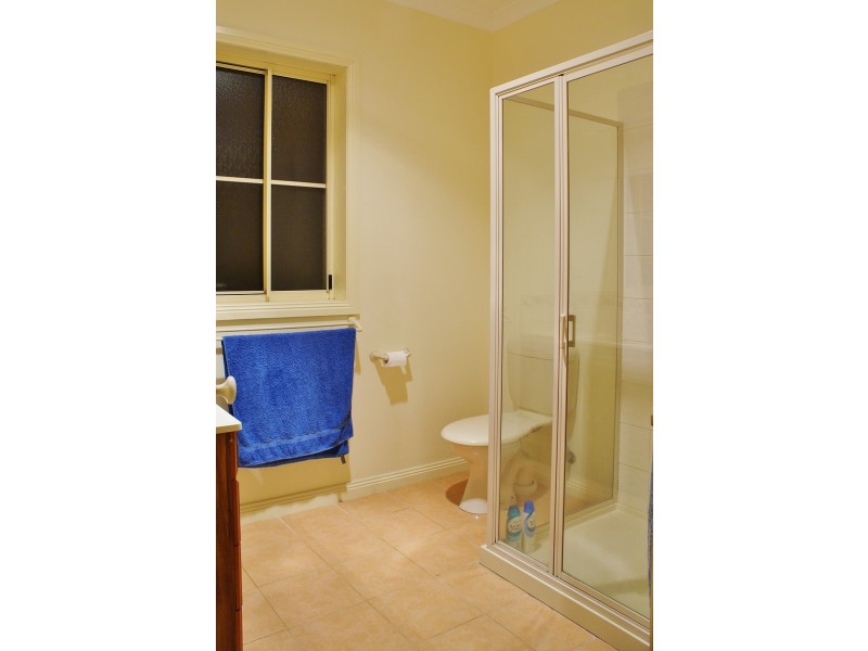 115 McGraths Track, Hernes Oak VIC 3825