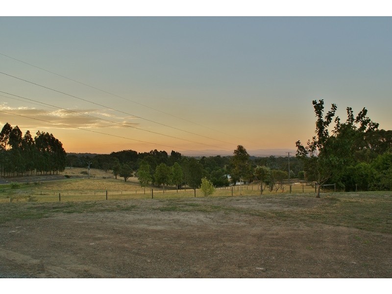 115 McGraths Track, Hernes Oak VIC 3825