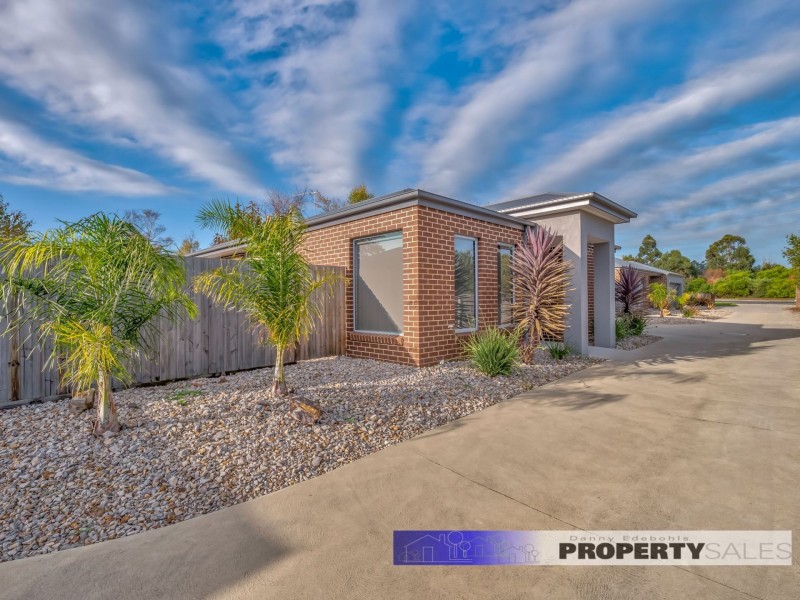 2/154 Narracan Drive, Newborough VIC 3825