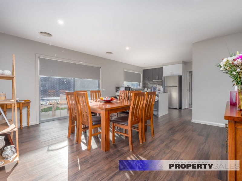 2/154 Narracan Drive, Newborough VIC 3825