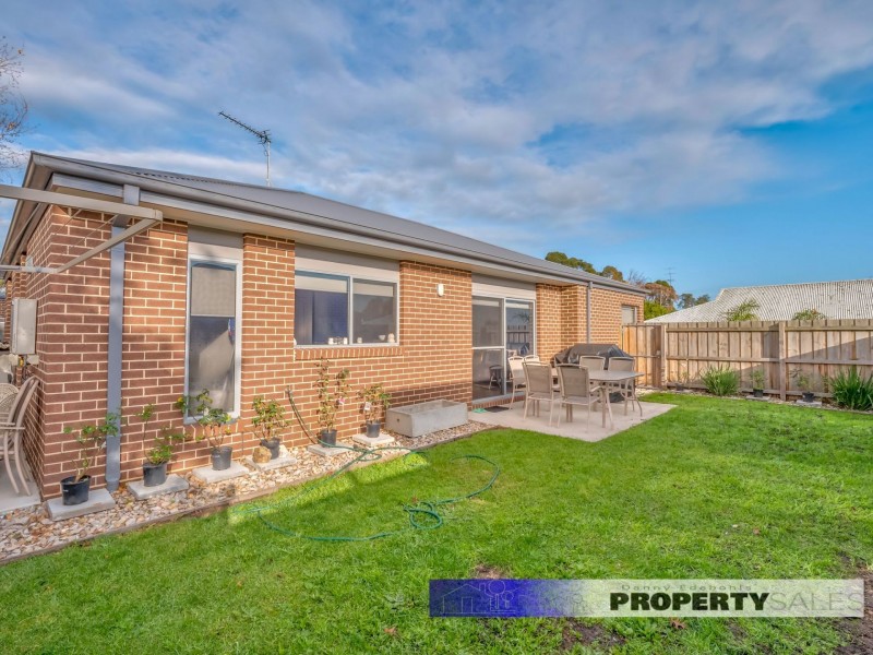 2/154 Narracan Drive, Newborough VIC 3825