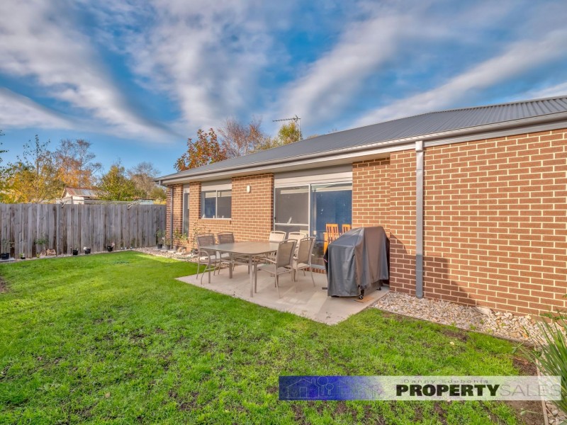 2/154 Narracan Drive, Newborough VIC 3825