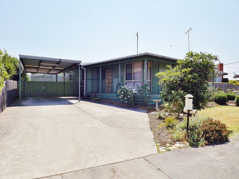 11 Anderson Avenue, Yallourn North VIC 3825