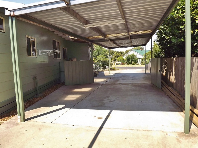 11 Anderson Avenue, Yallourn North VIC 3825