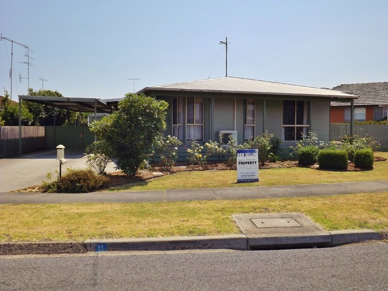 11 Anderson Avenue, Yallourn North VIC 3825