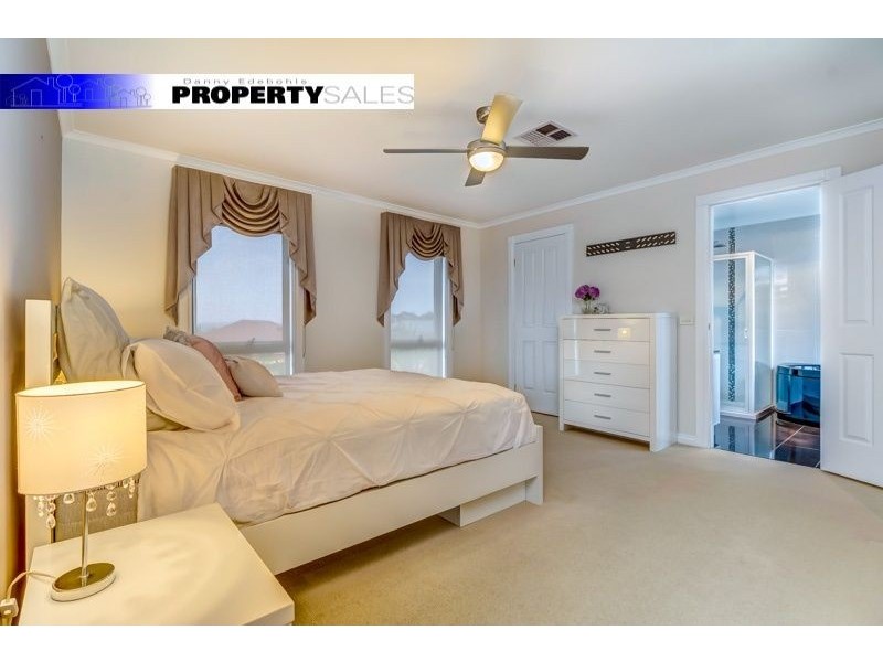 24 Comans Way, Moe VIC 3825