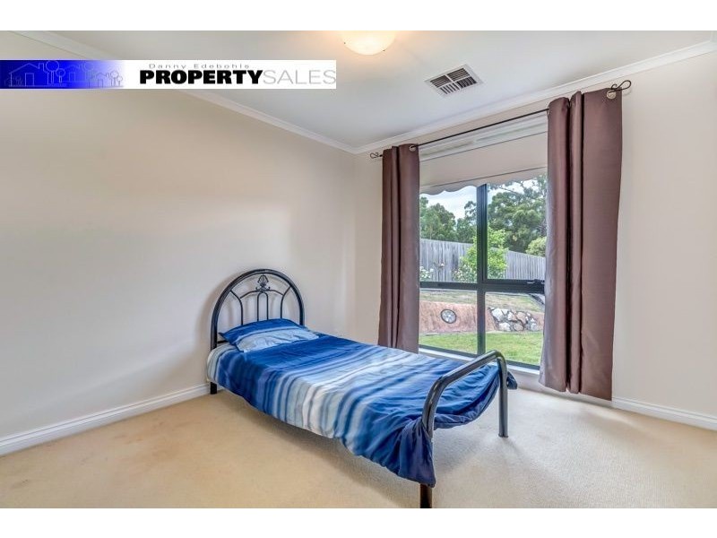 24 Comans Way, Moe VIC 3825