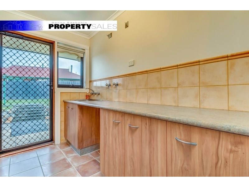 24 Comans Way, Moe VIC 3825