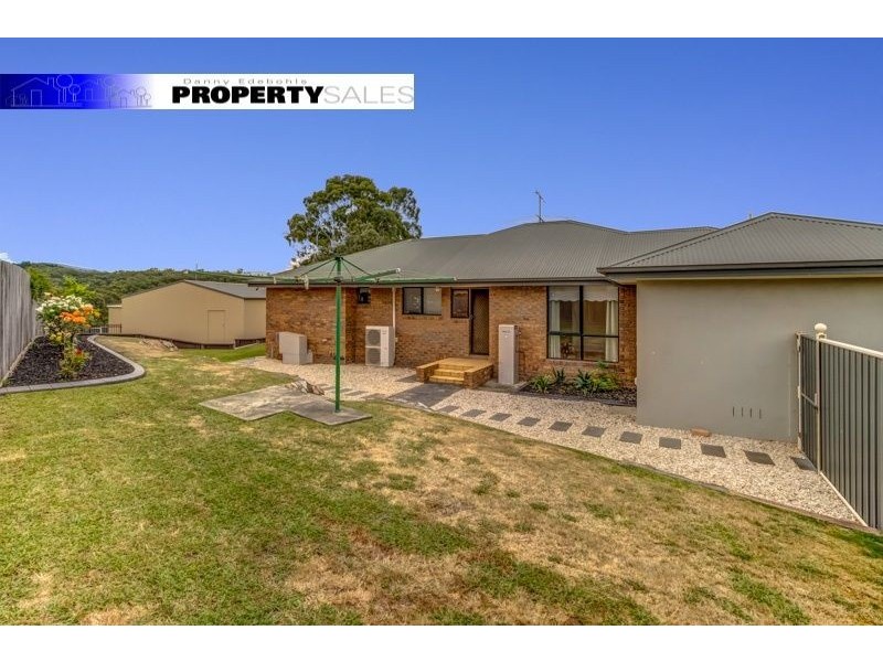 24 Comans Way, Moe VIC 3825