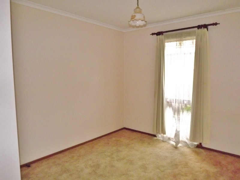 7 Cemetery Rd, Moe VIC 3825
