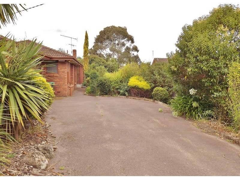 7 Cemetery Rd, Moe VIC 3825