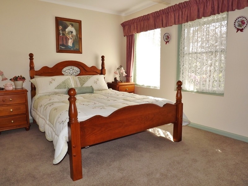 9  Avon Court, Newborough VIC 3825