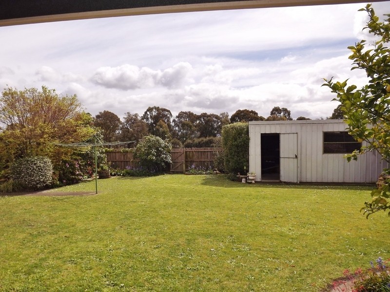 9  Avon Court, Newborough VIC 3825
