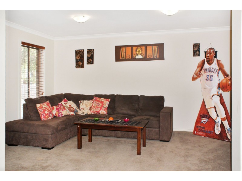 8 Messmate Terrace, Inverloch VIC 3996