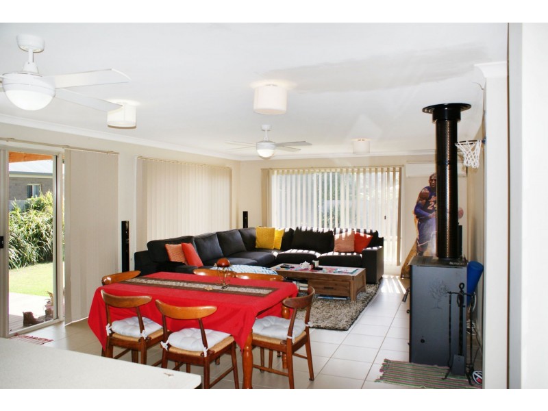 8 Messmate Terrace, Inverloch VIC 3996