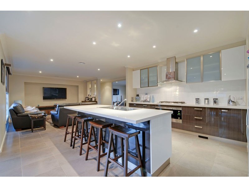 17 -19  Sweetwater Place, Moe VIC 3825