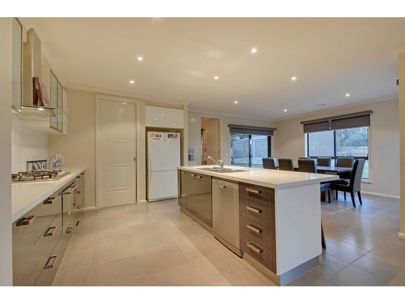 17 -19  Sweetwater Place, Moe VIC 3825