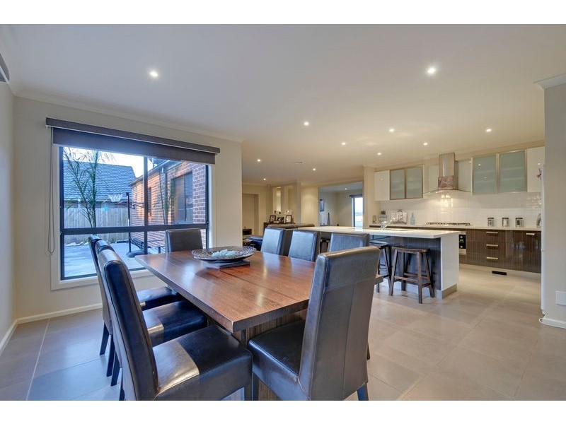 17 -19  Sweetwater Place, Moe VIC 3825