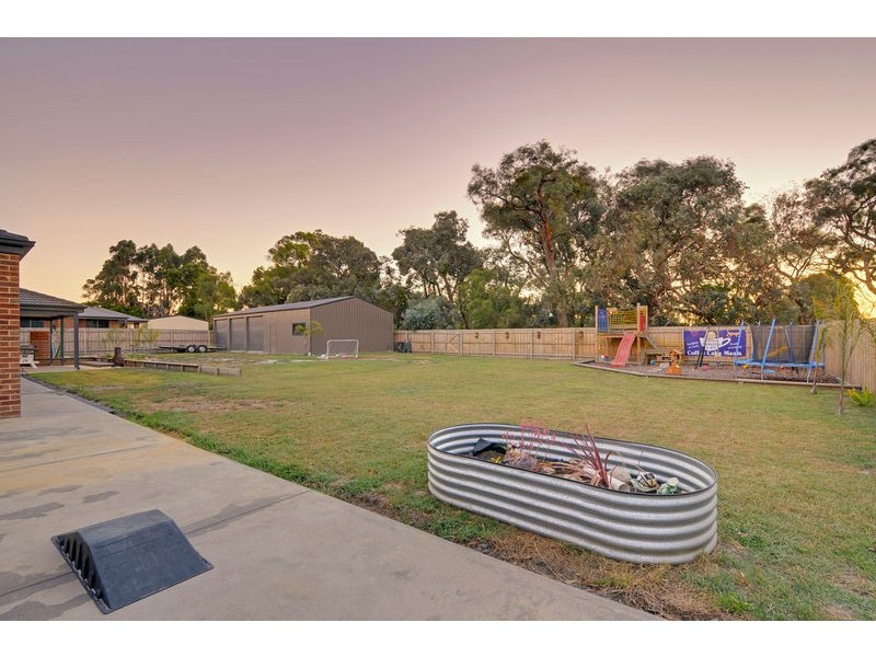 17 -19  Sweetwater Place, Moe VIC 3825