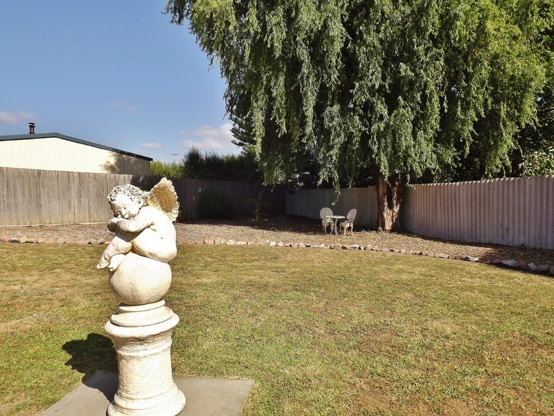 6 Belvedere Court, Newborough VIC 3825