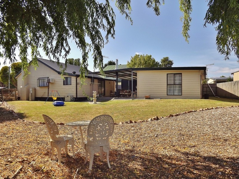 6 Belvedere Court, Newborough VIC 3825