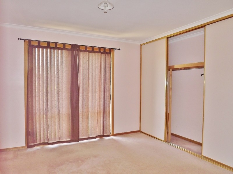 13 Dinwoodie Drive, Newborough VIC 3825