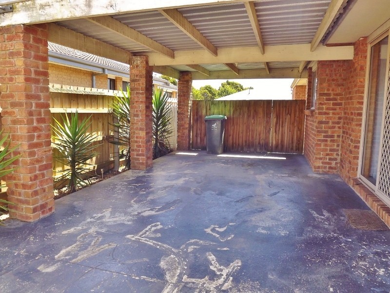 13 Dinwoodie Drive, Newborough VIC 3825