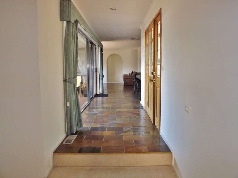 7 Bruce Street, Moe VIC 3825