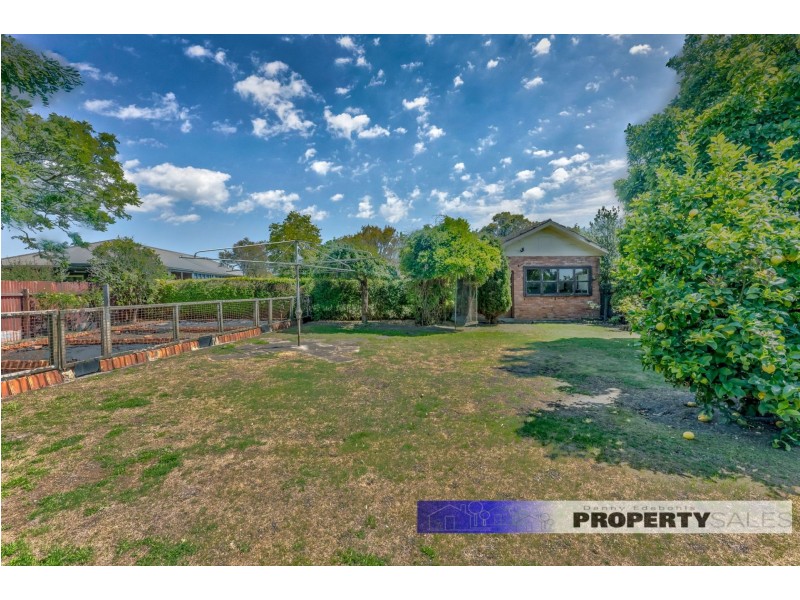 14 Chamberlain Road, Newborough VIC 3825