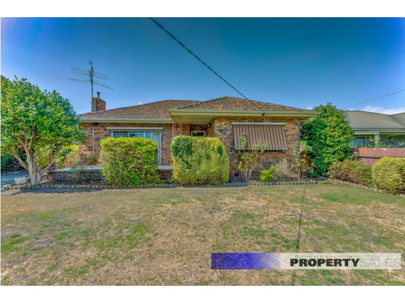 14 Chamberlain Road, Newborough VIC 3825