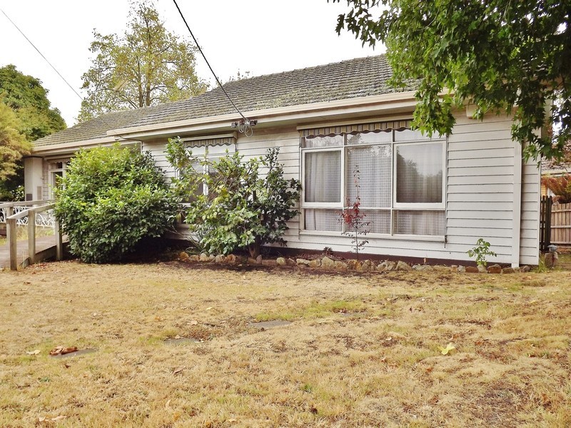 19 Murray Road, Newborough VIC 3825