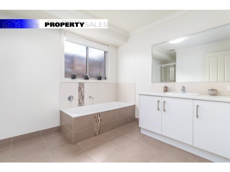 11 Copperhead Court, Newborough VIC 3825