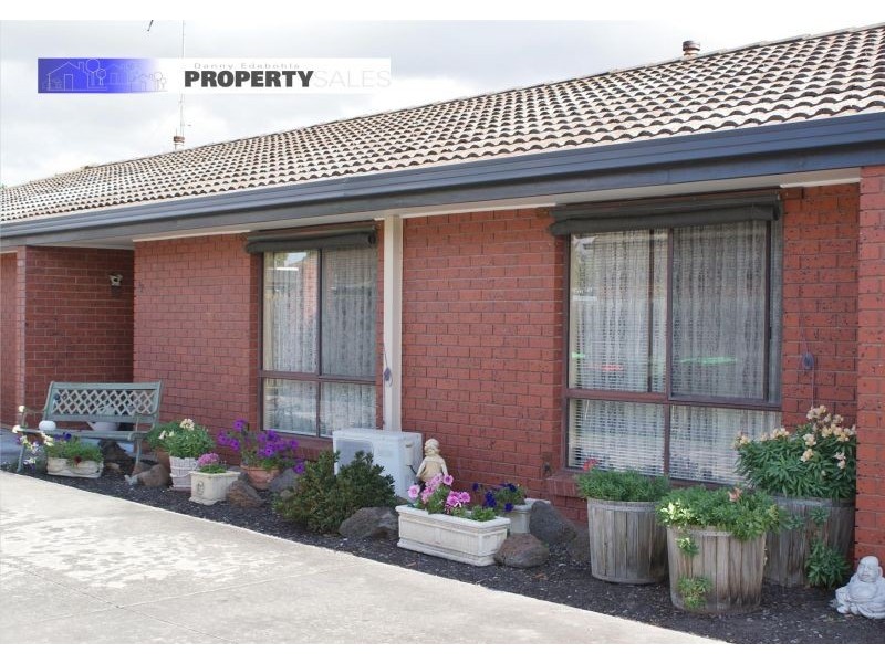 2/24 Ollerton Avenue, Newborough VIC 3825