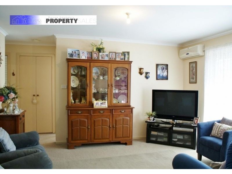 2/24 Ollerton Avenue, Newborough VIC 3825