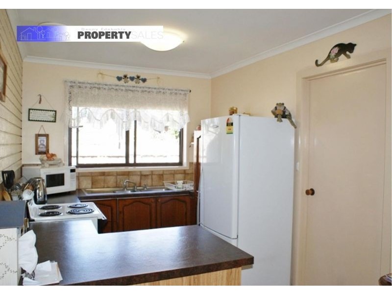 2/24 Ollerton Avenue, Newborough VIC 3825