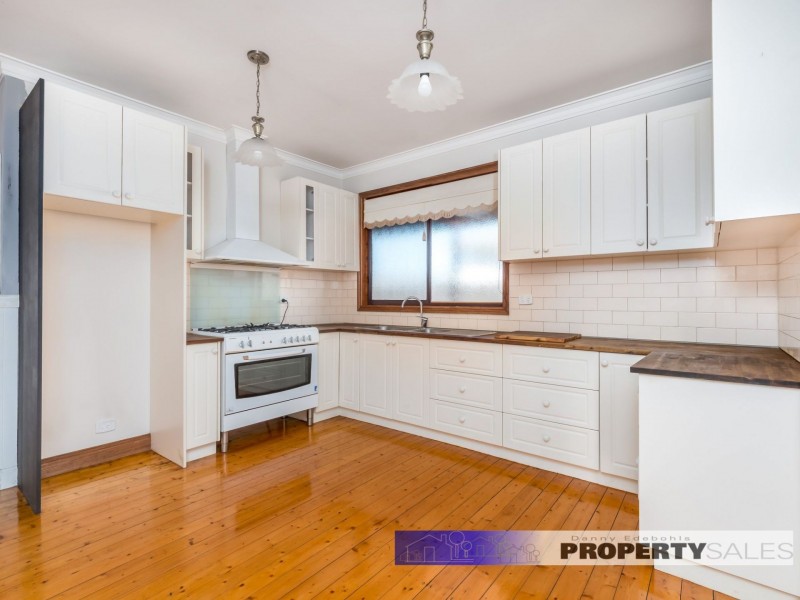 24 Alexander Avenue, Moe VIC 3825