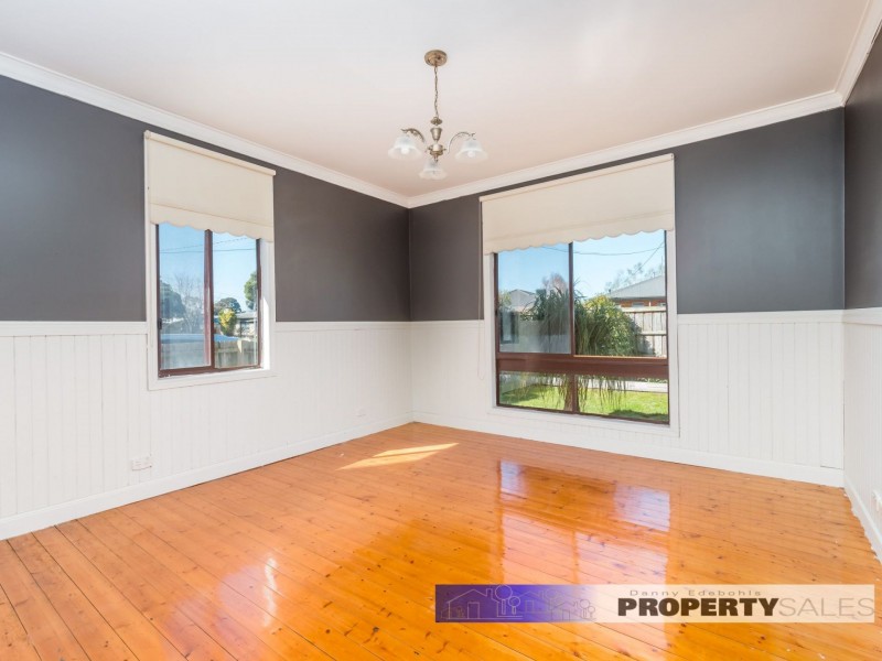 24 Alexander Avenue, Moe VIC 3825