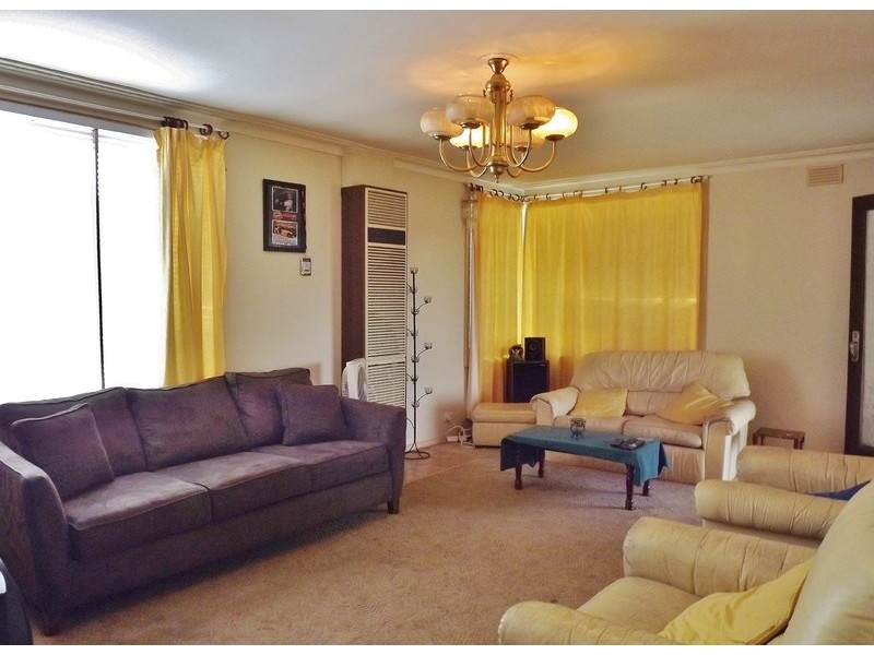 249  Old Sale Road, Newborough VIC 3825