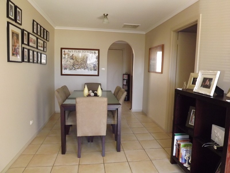 7 Libra Crescent, Moe VIC 3825