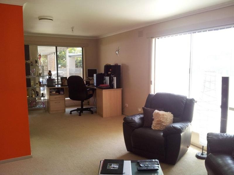 7 Libra Crescent, Moe VIC 3825