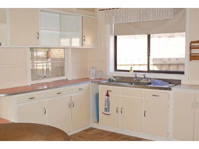 12 Monte Crescent, Moe VIC 3825