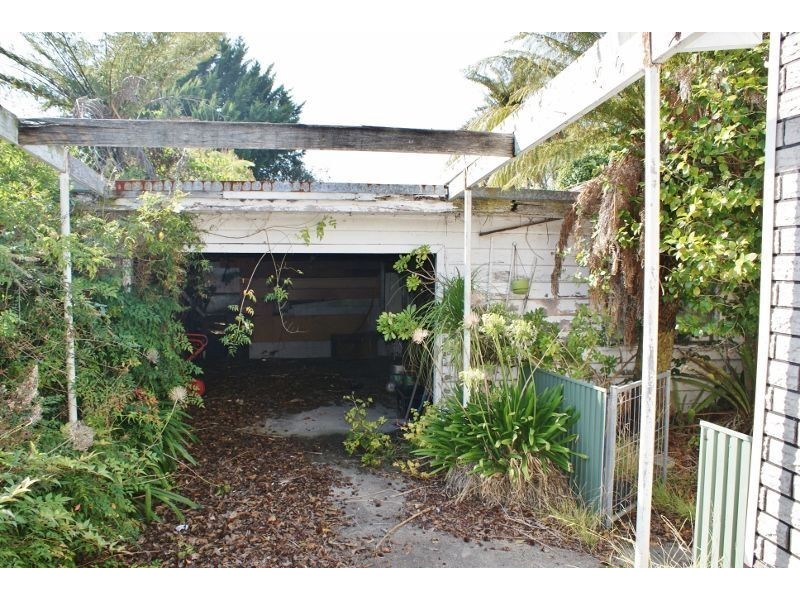 12 Monte Crescent, Moe VIC 3825