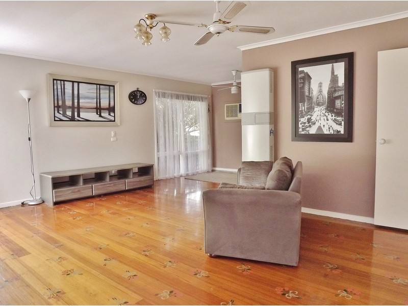 120 Service Road, Moe VIC 3825