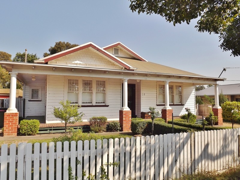 14 Reservoir Road, Moe VIC 3825