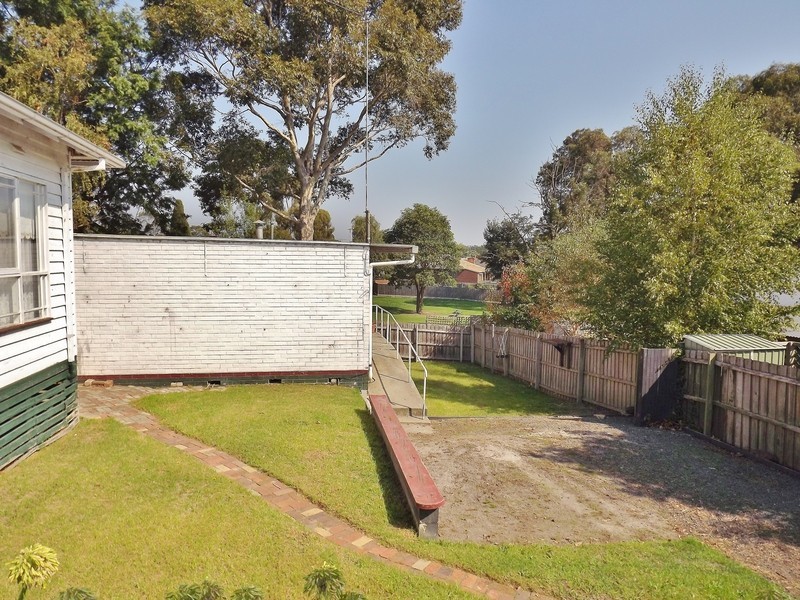 14 Reservoir Road, Moe VIC 3825