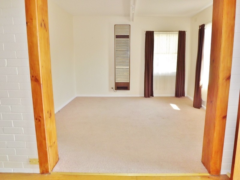 14 Reservoir Road, Moe VIC 3825