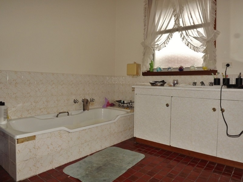 1 Gladstone Street, Moe VIC 3825