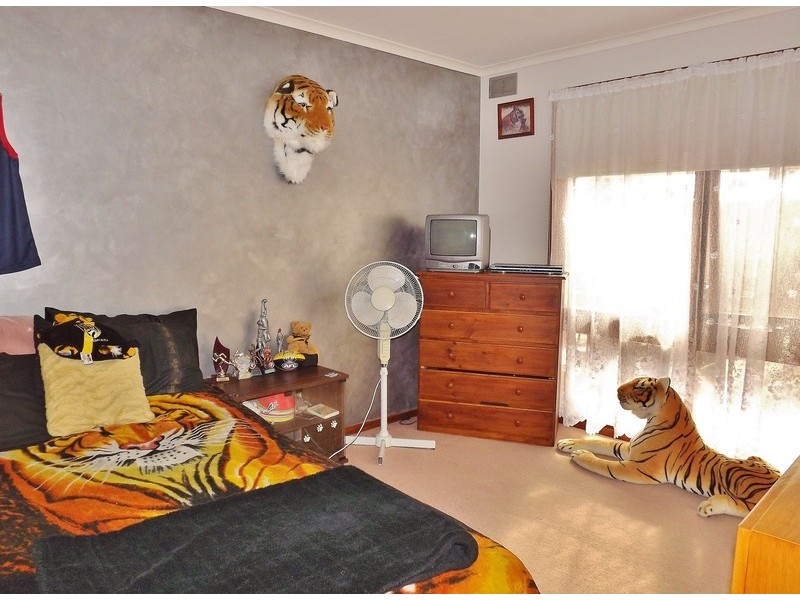 72 Coalville Road, Moe VIC 3825